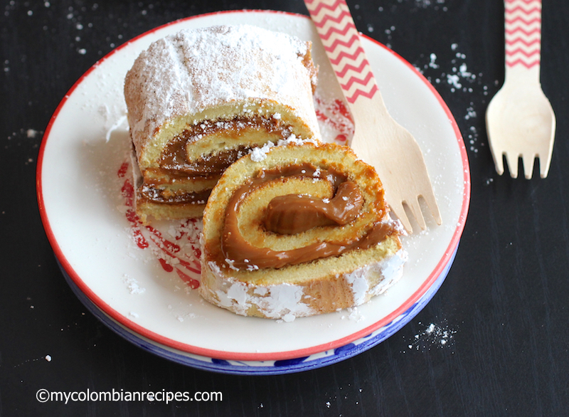 Dulce de milk and coconut roll (Area and coconut)