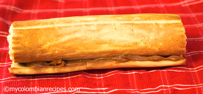Dulce de milk and coconut roll (Area and coconut)
