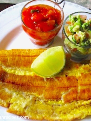 Tostadas de plátano Verde o Patacón Grande (Whole fried Green Plantain) |mycolombianrecipes.com