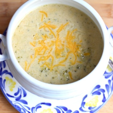 Crema de Brocoli (Broccoli Soup) |mycolombianrecipes.com