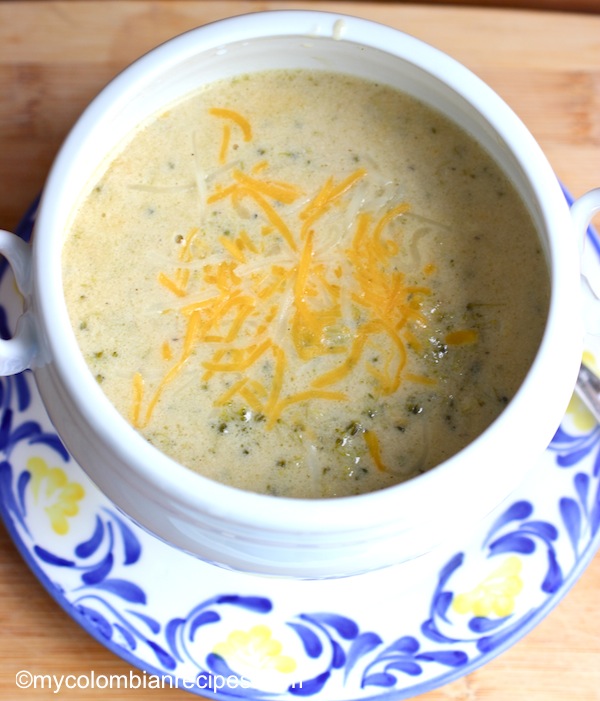 Crema de Brocoli (Broccoli Soup) |mycolombianrecipes.com