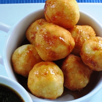 Bolitas De Yuca Con Melado