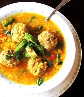 Sopa-de-Arroz-con-albondigas