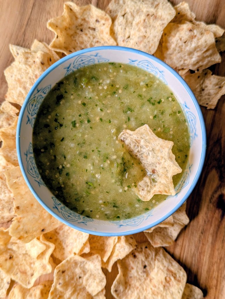 Tomatillo Salsa Verde with tortilla Chips