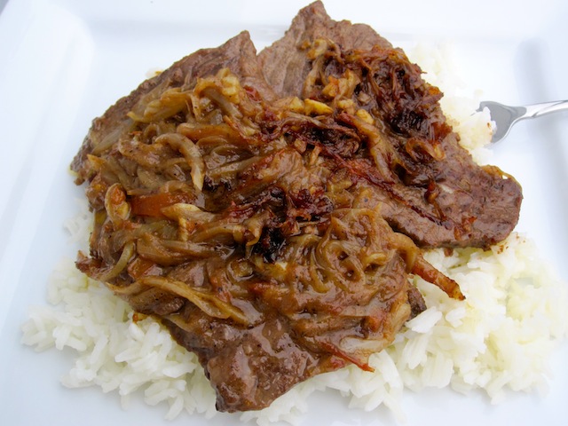 Bistec Encebollado1