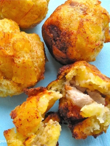 Marranitas o Puerquitas (Plantain and Pork Fritters)|mycolombianrecipes.com