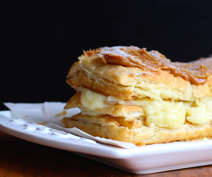 Milhojas con Arequipe (Colombian Dulce de Leche Pastry)