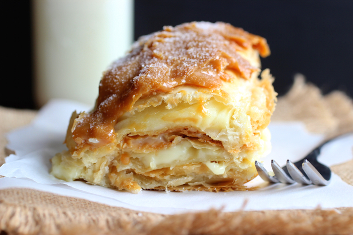 Milhojas con Arequipe (Colombian Dulce de Leche Pastry)