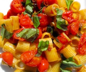 Pasta With Tomatoes And Basil