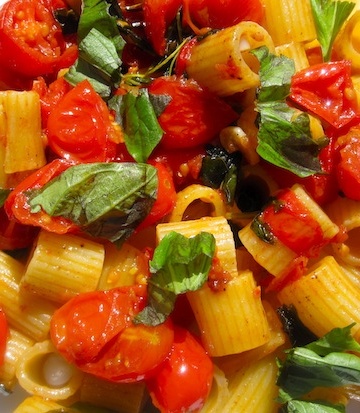 Pasta With Tomatoes And Basil