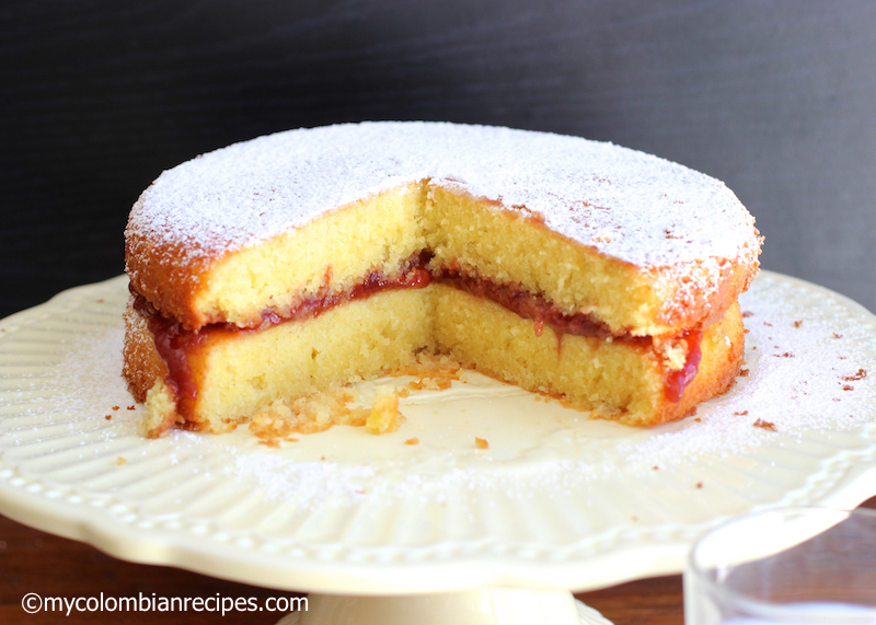 Torta Maria Luisa (Colombian Maria Luisa cake)