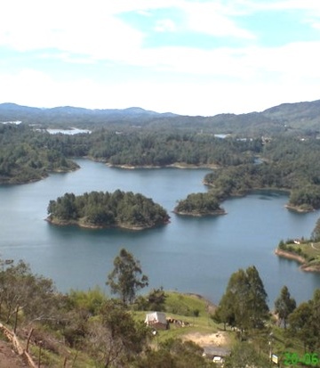 Vista De La Represa