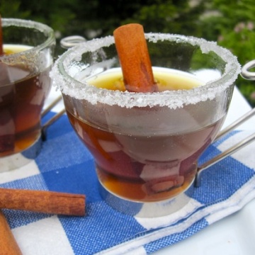 Canelazo (Sugar Cane and Cinnamon Hot Drink) |mycolombianrecipes.com