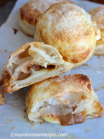 Pastel Gloria (Guava, Dulce de Leche and Cheese Pastry) |mycolombianrecipes.com