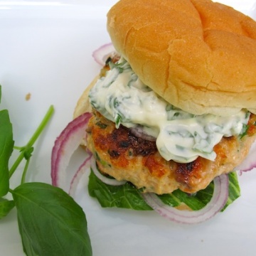 SALMON BURGER