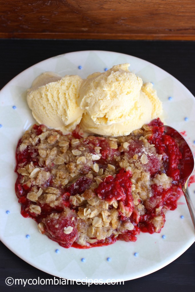 Strawberry Crisp |mycolombianrecipes.com