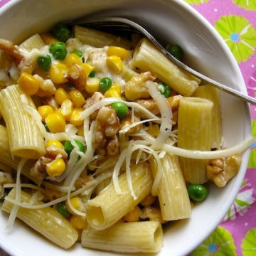 Pasta With Walnuts And Vegetables