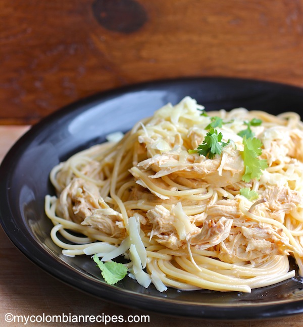 Pasta con Pollo (Colombian Creamy Pasta with Chicken)