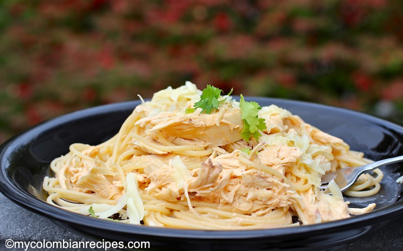 Pasta con Pollo (Colombian Creamy Pasta with Chicken)