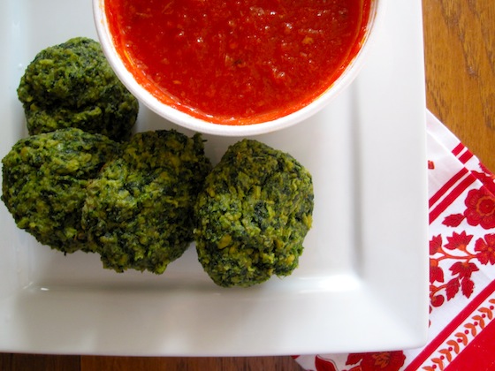 Spinach Balls with Tomato Sauce