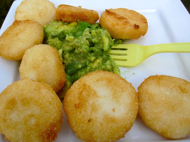 Arepas Fritas con Guacamole