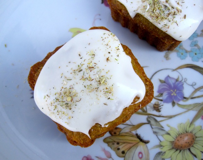 Mini Cakes with Honey Frosting