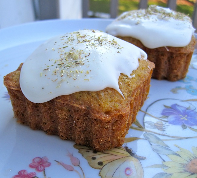 Mini Chamomile with Honey Frosting