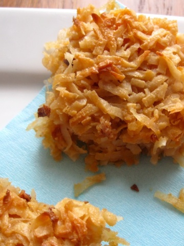 Cocadas de Arequipe (Dulce de Leche and Coconut Bars) |mycolombianrecipes.com