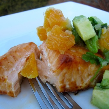 Salmon Con Salsa De Mandarina Y Aguacate