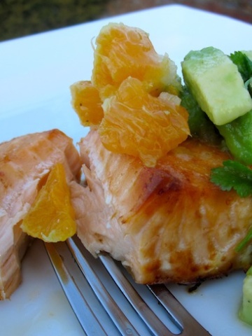 Salmon Con Salsa De Mandarina Y Aguacate