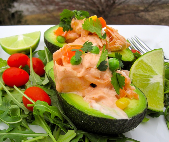 Aguacate Relleno de Salmón (Avocado Filled with Salmon)