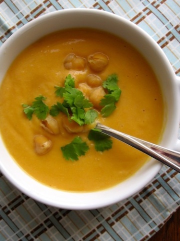 Crema de Garbanzos (Chickpeas Pureed Soup)