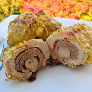 Regios o Bollitos de Carne (Colombian-Style Pork and Beef Rolls)