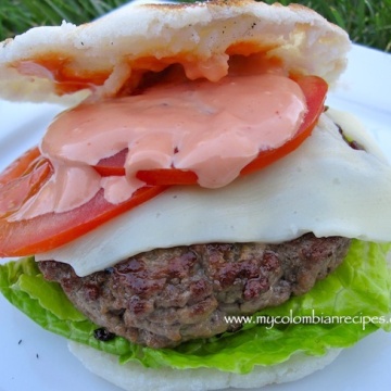 Hamburguesa de Arepa (Arepa Burger)