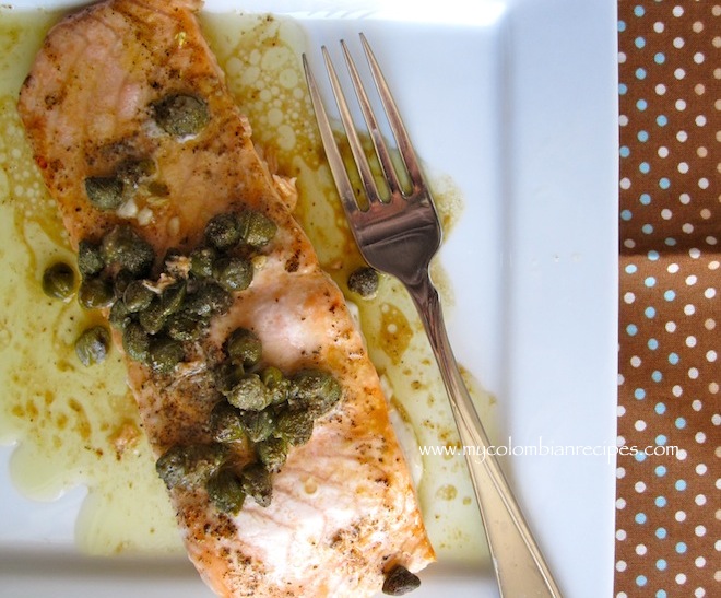 Salmón con Salsa de Alcaparras (Salmon with Capers Sauce)