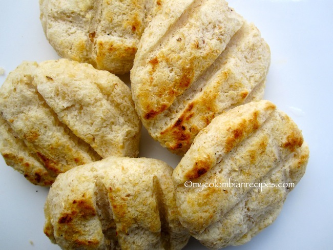 Arepas de Maiz Peto (Colombian Hominy Corn Arepas)