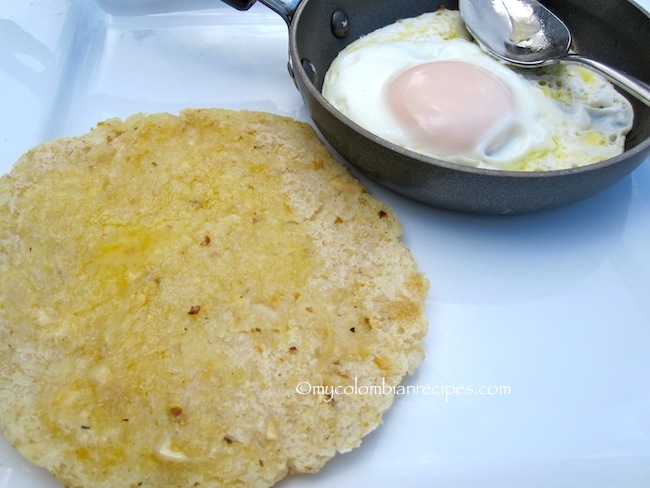 Arepas de Maiz Peto (Colombian Hominy Corn Arepas)