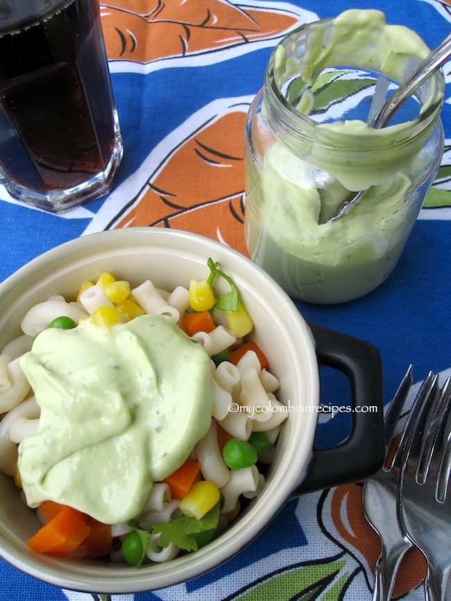 Macaroni Salad with Avocado Dressing (Ensalada de Coditos con Aderezo de Aguacate)