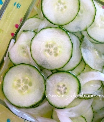 Ensalada de Pepinos Marinados (Marinaded Cucumber Salad)