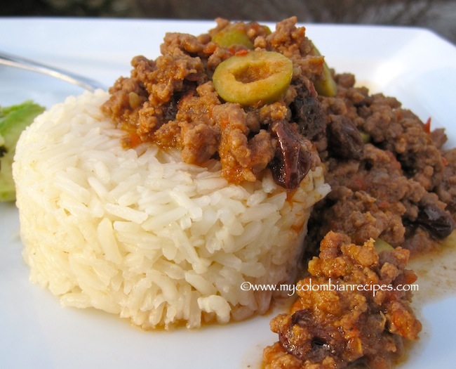 Picadillo Cubano (Cuban Ground Beef Dish)