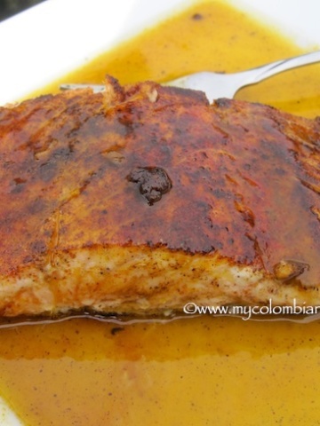 Salmón con Salsa de Mandarina (Salmon with Tangerine sauce)