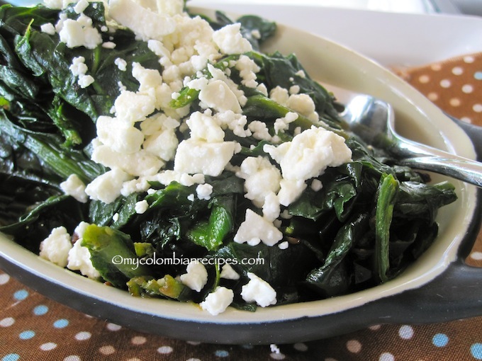 Espinacas Guisadas (Colombian Braised Spinach)