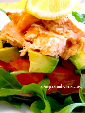 Ensalada de Salmón y Aguacate (Salmon and Avocado Salad)