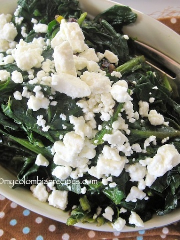 Espinacas Guisadas (Colombian Braised Spinach)