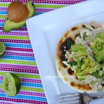 Arepa Reina Pepiada (Arepa with Shredded Chicken and Avocado)