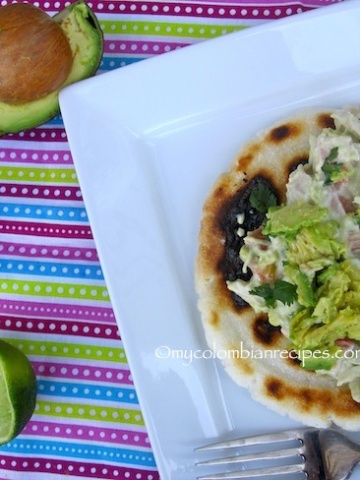 Arepa Reina Pepiada (Arepa with Shredded Chicken and Avocado)