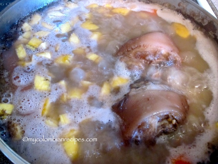 How to Make Frisoles Antioqueños