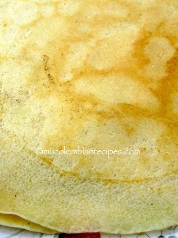 Crepes con Arequipe (Dulce de Leche Crepes)