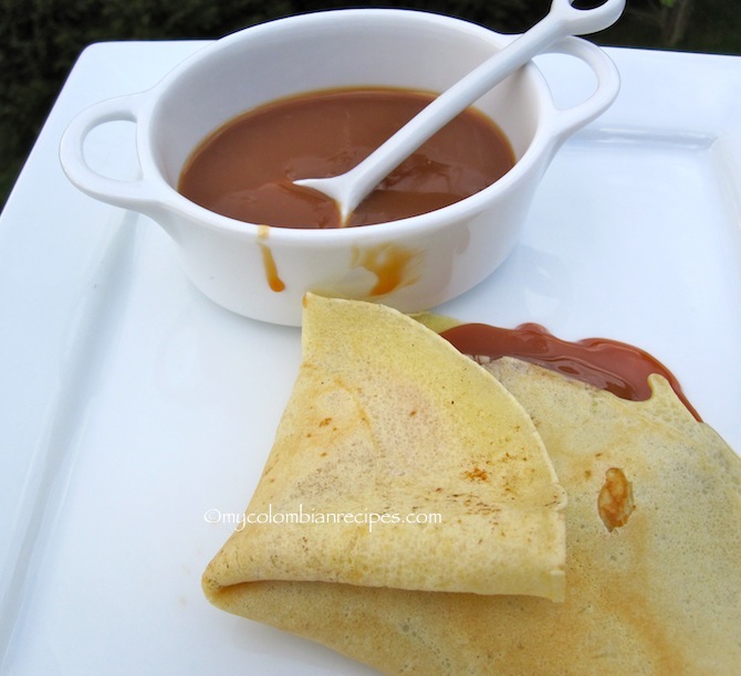 Crepes con Arequipe (Dulce de Leche Crepes)