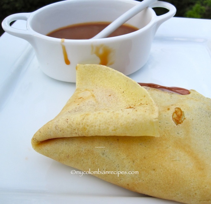 Crepes con Arequipe (Dulce de Leche Crepes)